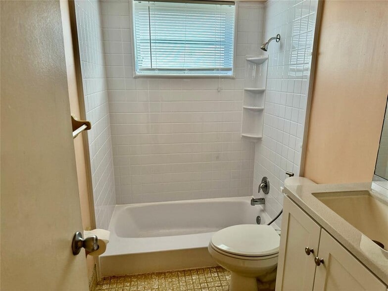 Building Photo - 11461 NW 38th St