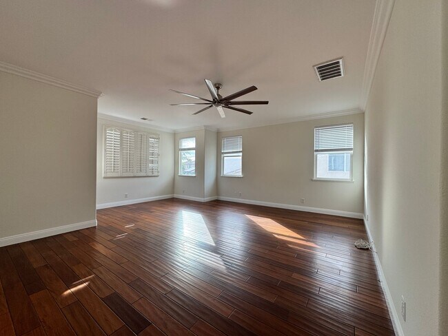 Building Photo - Spacious 6-Bedroom Estate in the Heart of Eastvale
