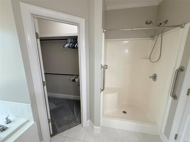 Building Photo - 601 Prairie View Dr