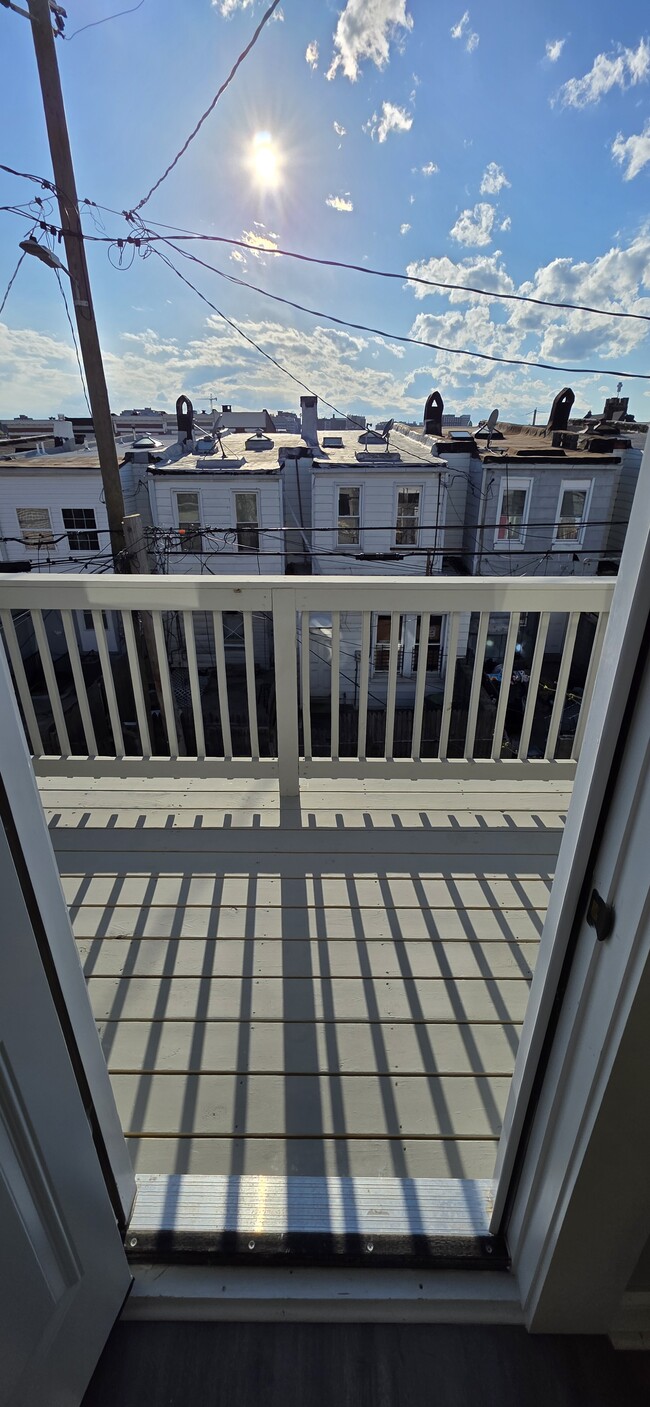 Building Photo - 700 N Streeper St