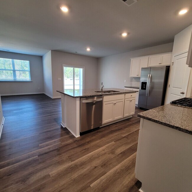 Building Photo - Brand New 4 bedroom, 2 bathroom house located in the desirable Brunswick Forest community in Leland