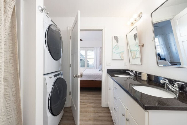 Building Photo - 128 Ashworth Ave