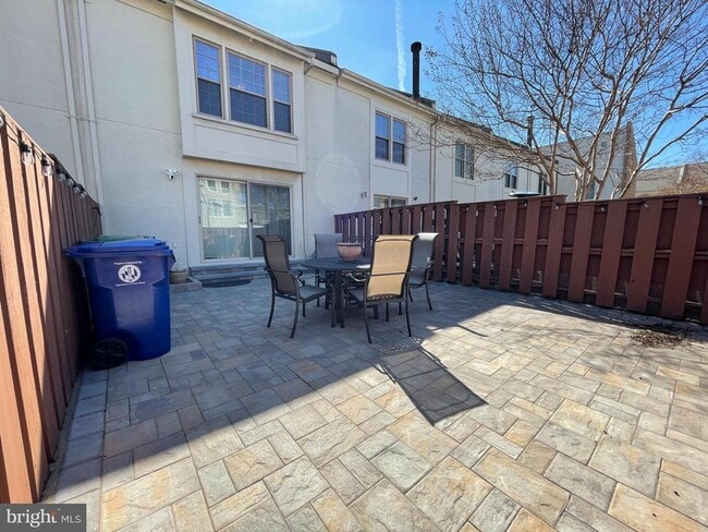 Building Photo - 2824 Elliott St