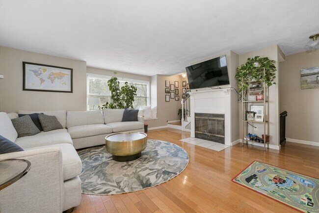 Building Photo - 1045 Washington St