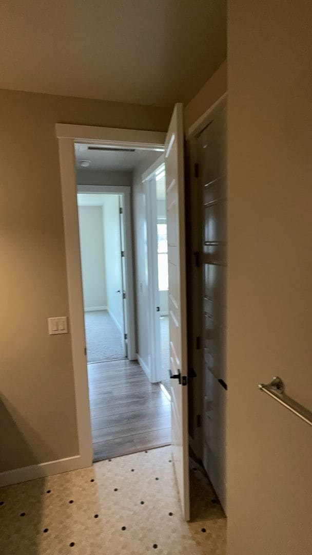 Building Photo - 5 Bedroom/3 Bathroom Harrisville!