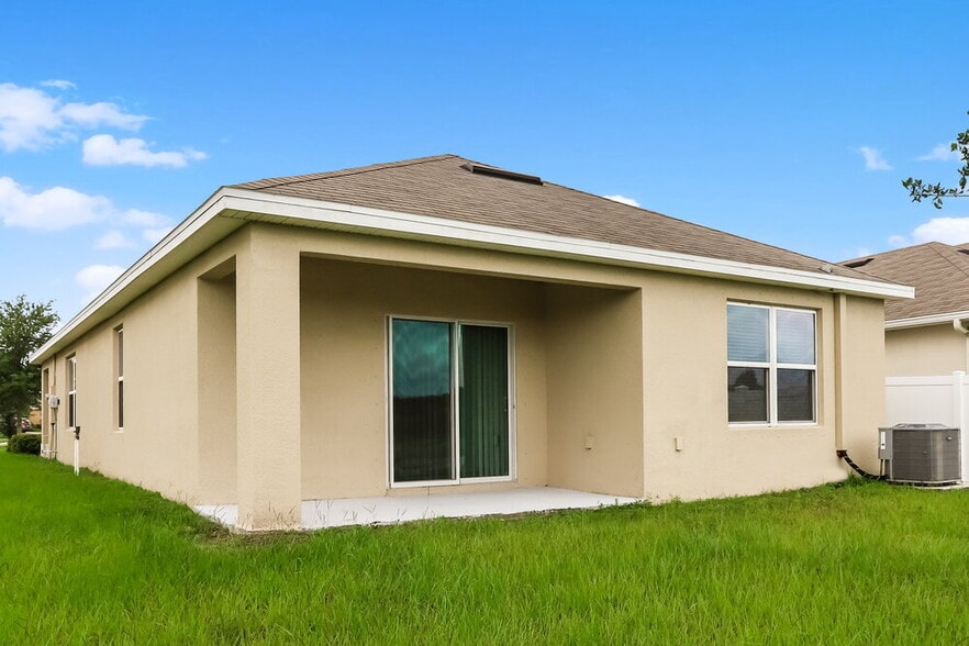 Building Photo - 10540 Whispering Hammock Dr