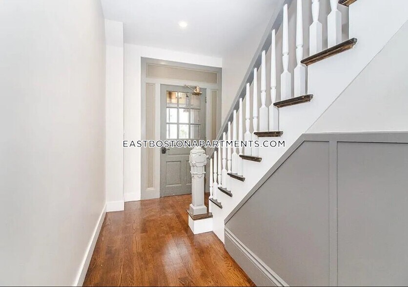 Building Photo - 249 Lexington St