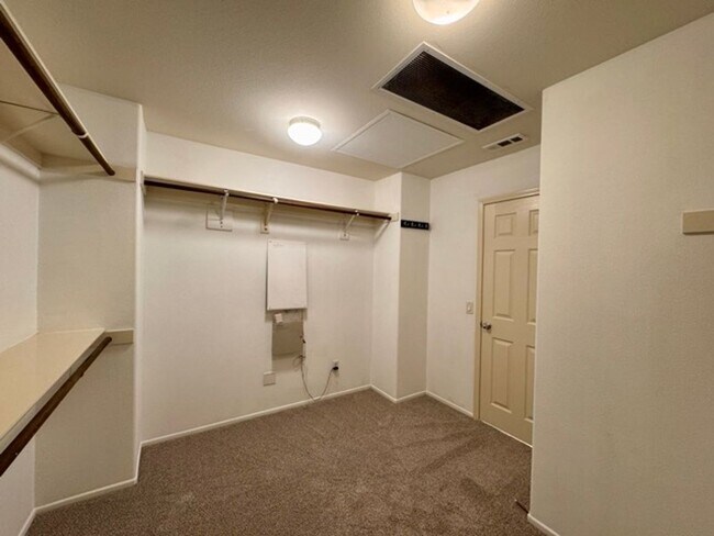 Building Photo - Beautiful 4 bedroom two story house with RV parking for LEASE in Murrieta!