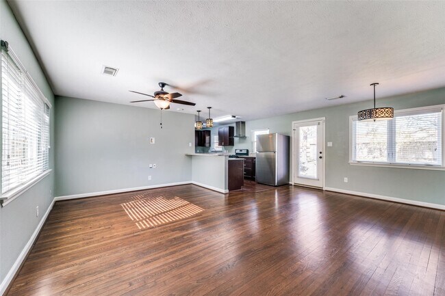 Building Photo - 4502 Brookwoods Dr