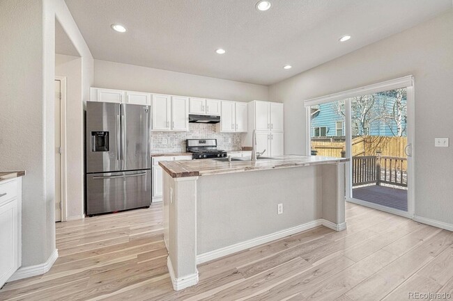 Building Photo - 6442 Silverwind Cir