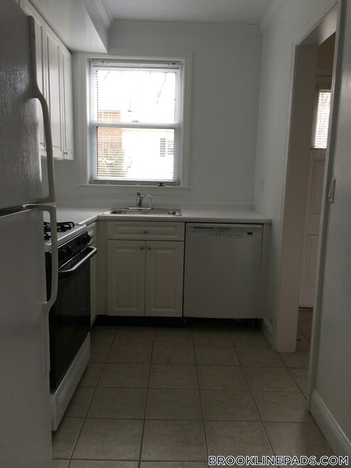 Building Photo - 115 Gerry Rd