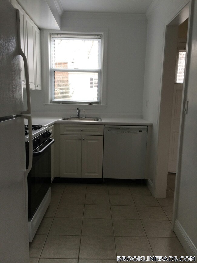 Building Photo - 115 Gerry Rd