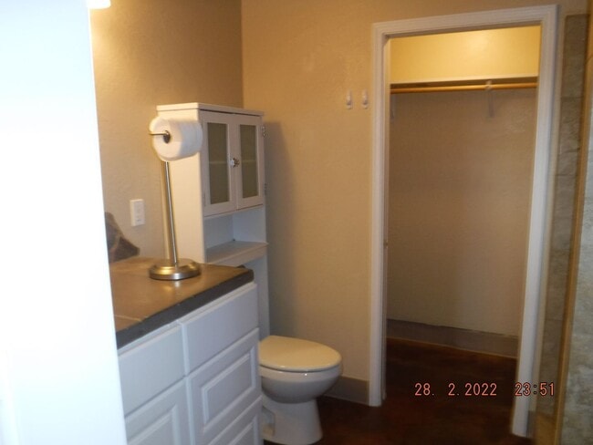 Building Photo - Studio Apartment