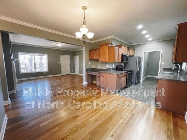 Building Photo - 36 Delaware Ave