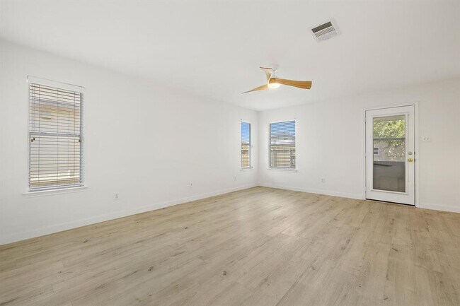 Building Photo - 218 Altamont St