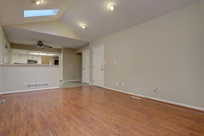 Building Photo - 10701 Hobbit Ln