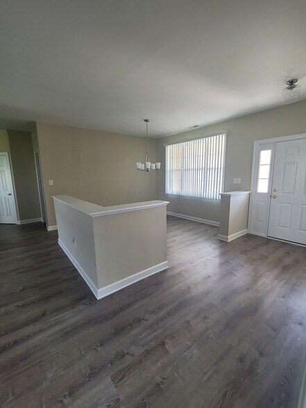 Building Photo - 32818 Almwick Ln