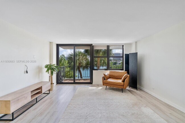 Building Photo - 10101 E Bay Harbor Dr