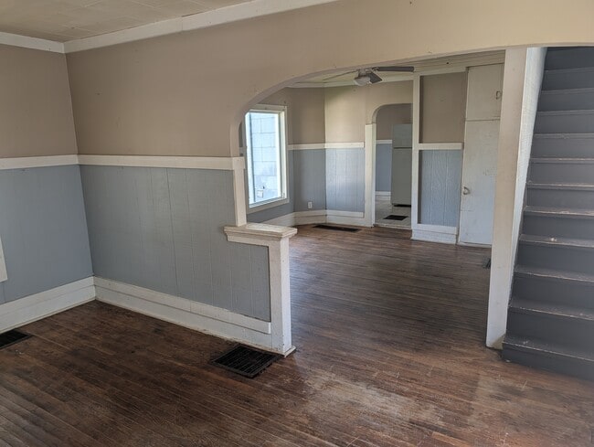 Building Photo - 1033 Myers Ave
