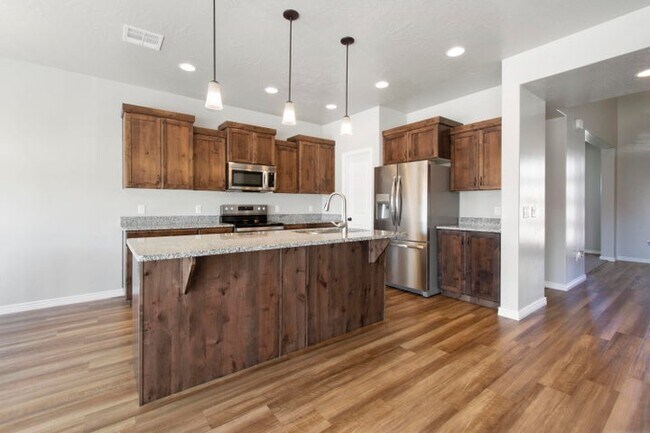 Building Photo - 1706 Honeycomb Dr