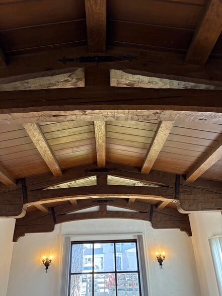 Ceiling of living room - 3917 6th Ave