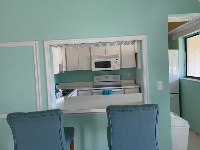 Building Photo - 251 Airport Ave E