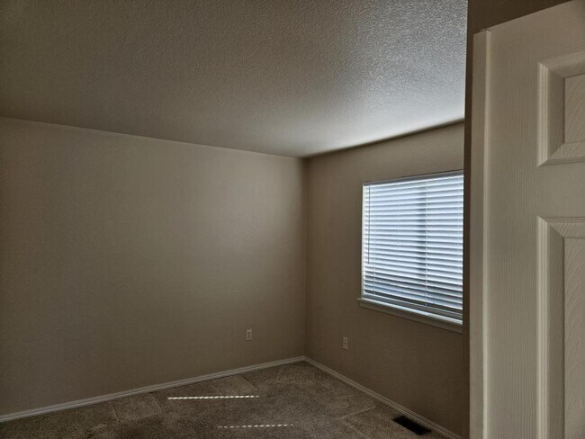 Building Photo - 3653 Sunflower Cir