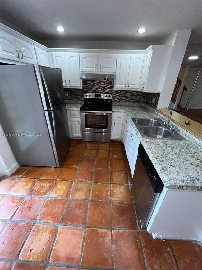 Building Photo - 5176 S University Dr