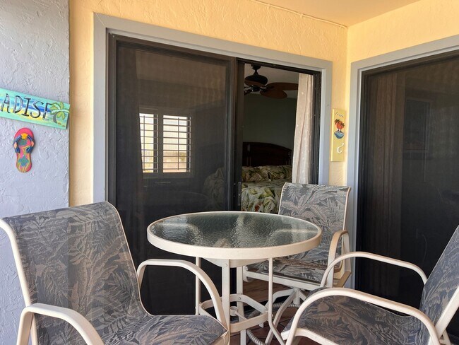 Building Photo - Venice, FL 2BR/2BA Condo in a Gated, Gulf front Community