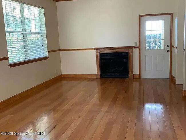 Building Photo - 760 Wintergreen Ln