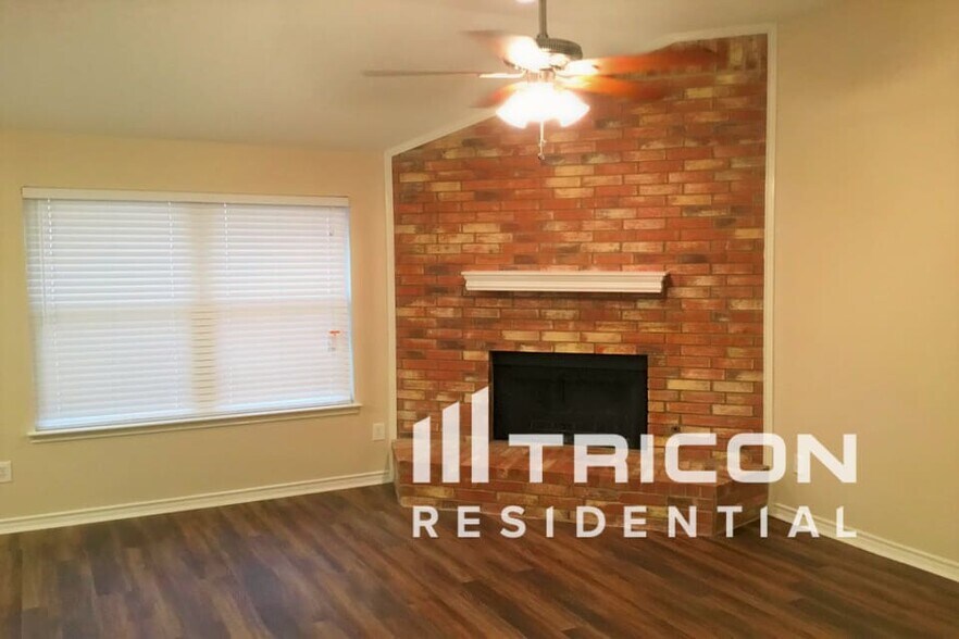 Building Photo - 1558 Aberdeen Dr