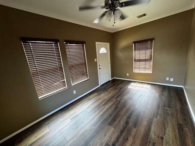 Building Photo - 507 N 78th St