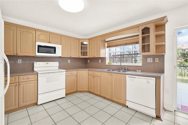 Building Photo - 16301 SW 100th Terrace