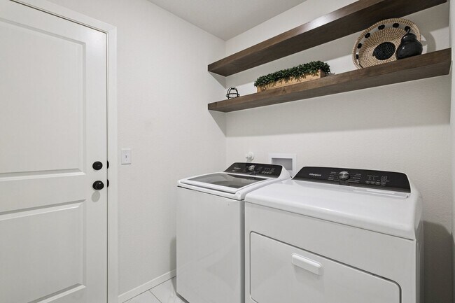 Building Photo - Modern Comfort Meets Turn-Key Living in Owasso’s Newest Build