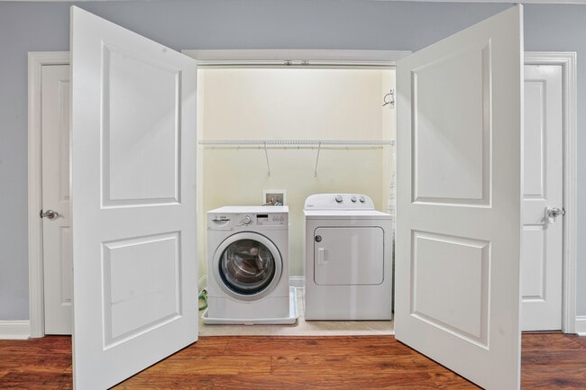 Building Photo - 1201 Dingle Rd