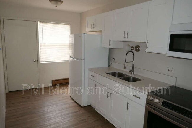 Building Photo - 748 E 5th Ct