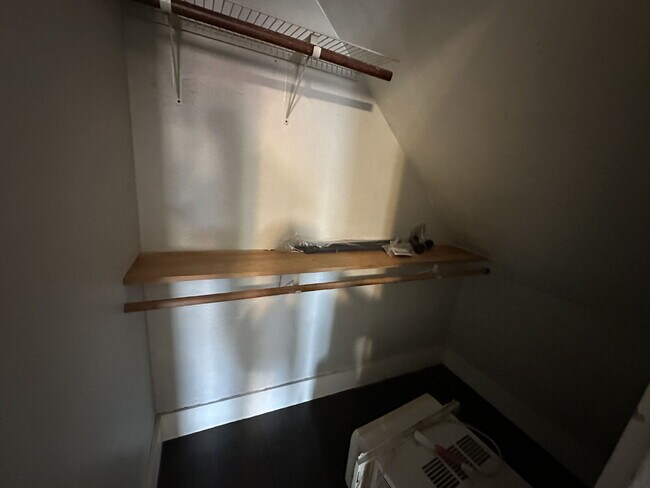 Building Photo - Bright & Spacious 3BR Second-Floor Apartment with 2-Story Living in Rochester!