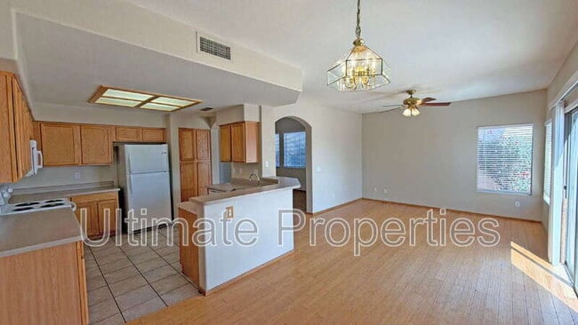 Building Photo - 8419 W Salter Dr