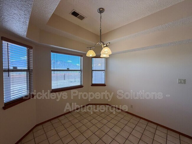 Building Photo - 7281 Spruce Mountain Loop NE