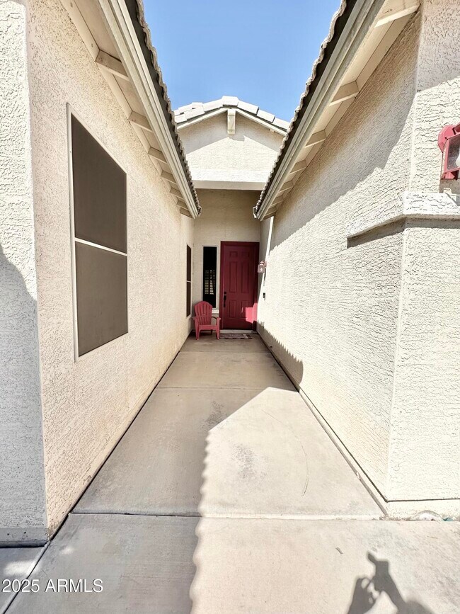 Building Photo - 17916 W Maui Ln