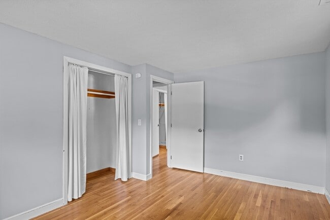Building Photo - 330 Swains Pond Ave