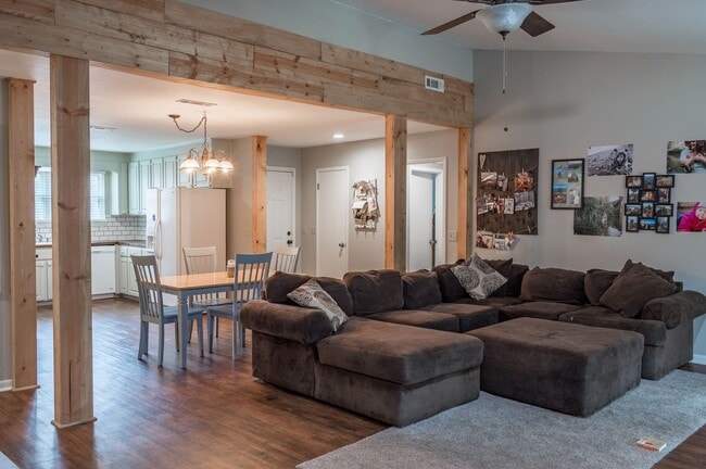 Building Photo - Indian Lakes Subdivision!
