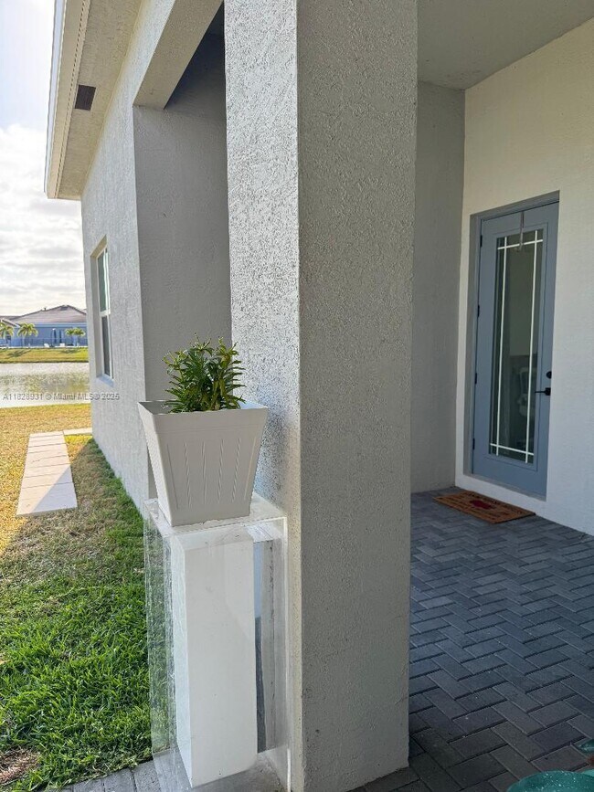 Building Photo - 4691 Estates Cir