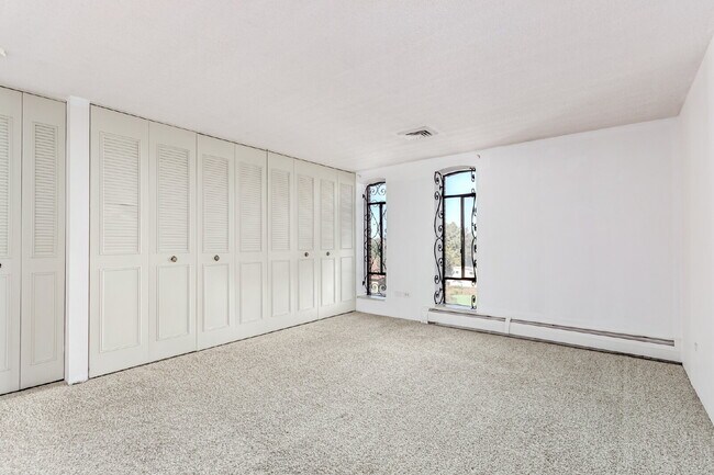 Building Photo - Three Bed / Two bath at the Cherry Creek Polo Club Condominiums