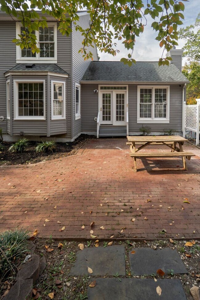 Building Photo - Fabulous Home in Aquia Harbor