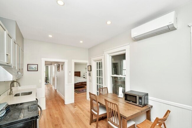 Building Photo - 182 Princeton St