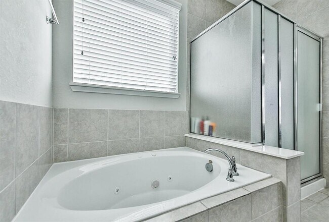Building Photo - 9515 Bahama Cove Ln