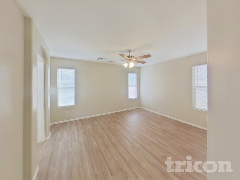 Building Photo - 40399 W Thornberry Ln