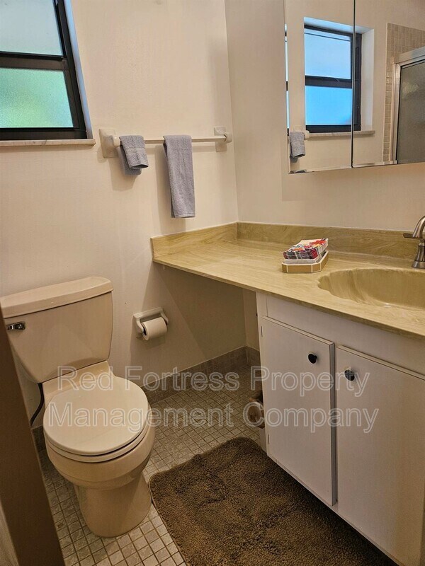 Building Photo - 4301 Island Cir