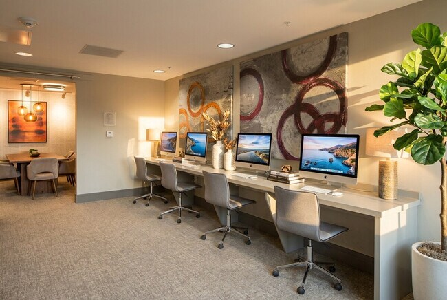 Building Photo - 2000 U.S. 29-SI ID1511358P